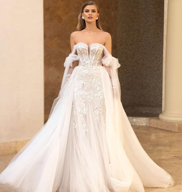 Portada de Dineve Novias