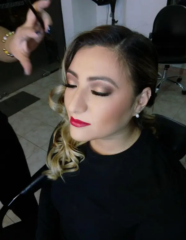 Portada de SALÓN " WENDY " Hair & Make up 