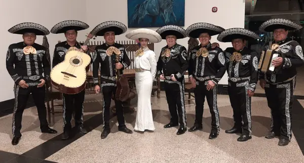 Portada de Mariachi santa cruz de richard arauz 