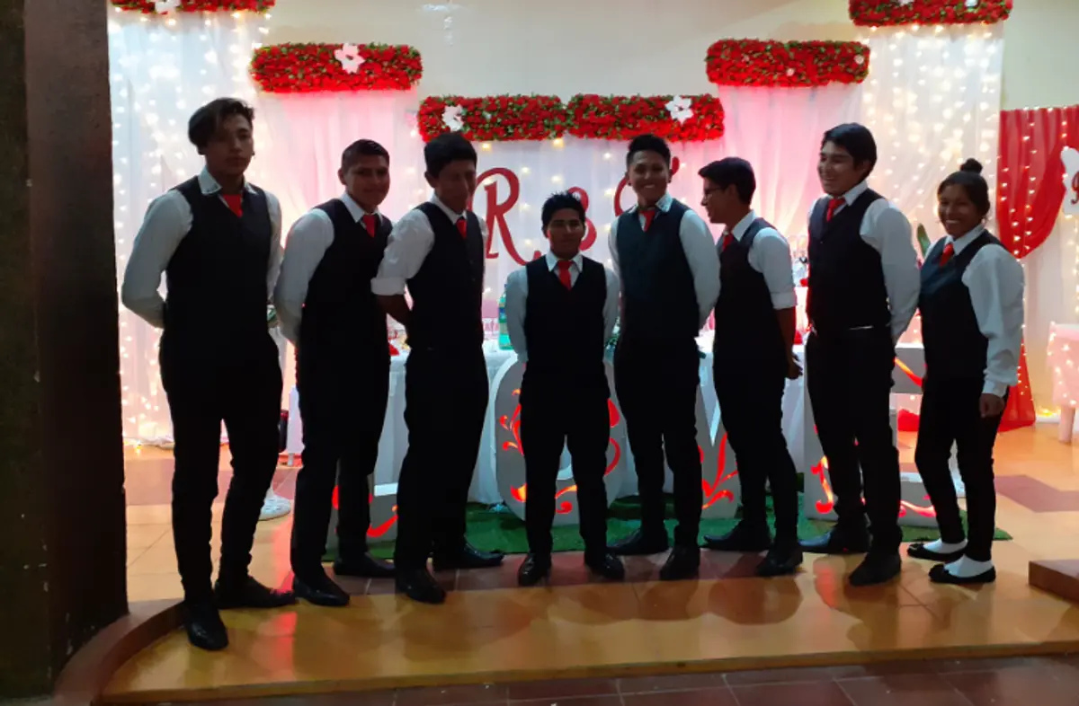 Servicio De Vajilla y Garzones Shironeko 