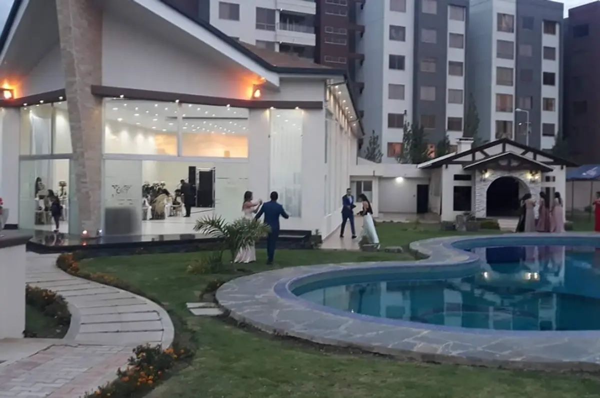 Salon de Eventos Status