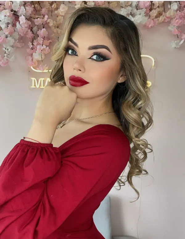 Portada de Mariel Make Up Beauty Salon